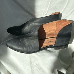 Free People Royale Asymmetrical Flat. Black. Good condition. No box. Size 9